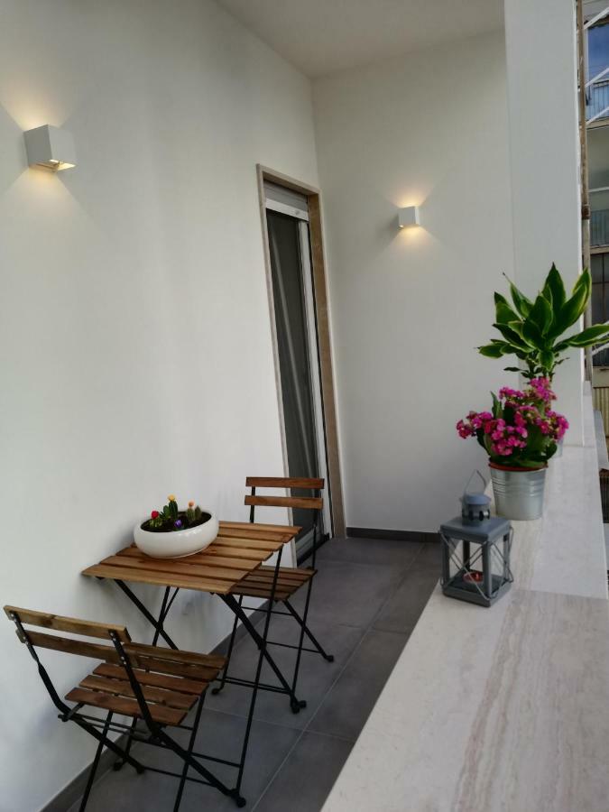 Dimora San Ferdinando 2 Apartment Bari Ngoại thất bức ảnh