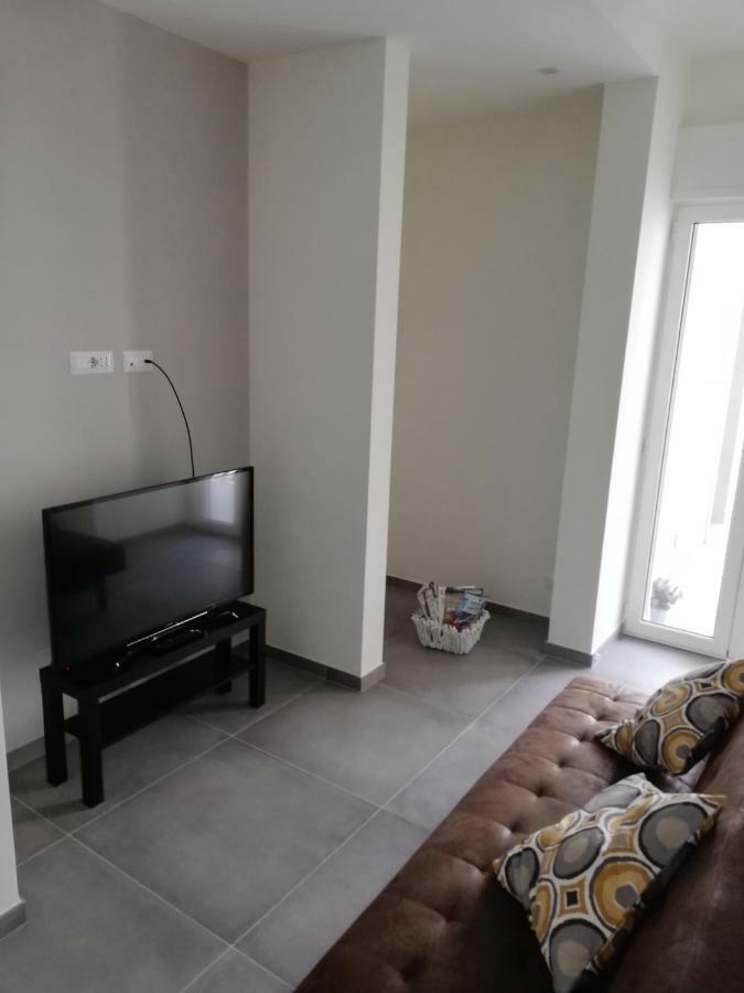 Dimora San Ferdinando 2 Apartment Bari Ngoại thất bức ảnh